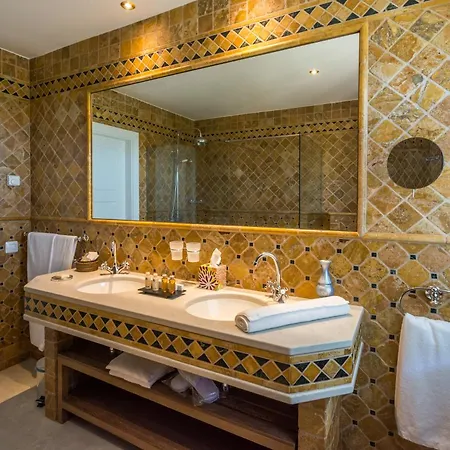 Mas De La Costa **** 4* فالديروبريس