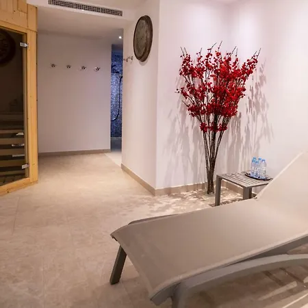 Mas De La Costa **** فندق فالديروبريس